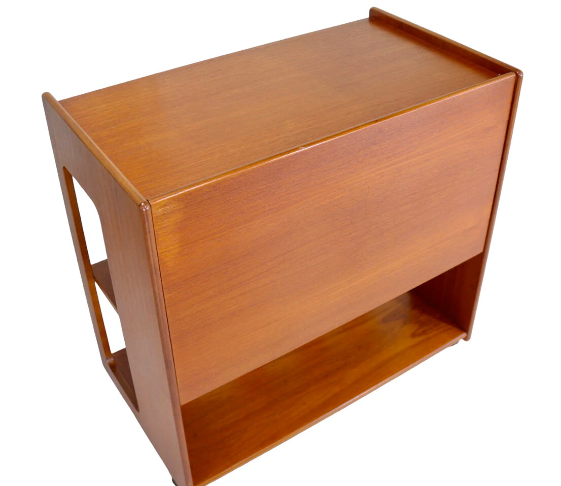 Mackintosh of Kirkcaldy 1960s Metamorphic drinks trolley