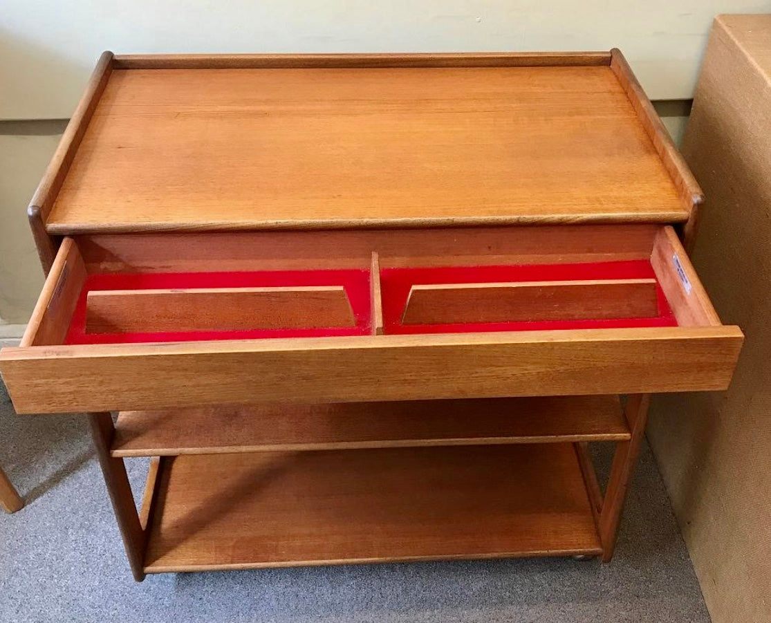 Mackintosh of Kirkcaldy 1960s Metamorphic drinks trolley