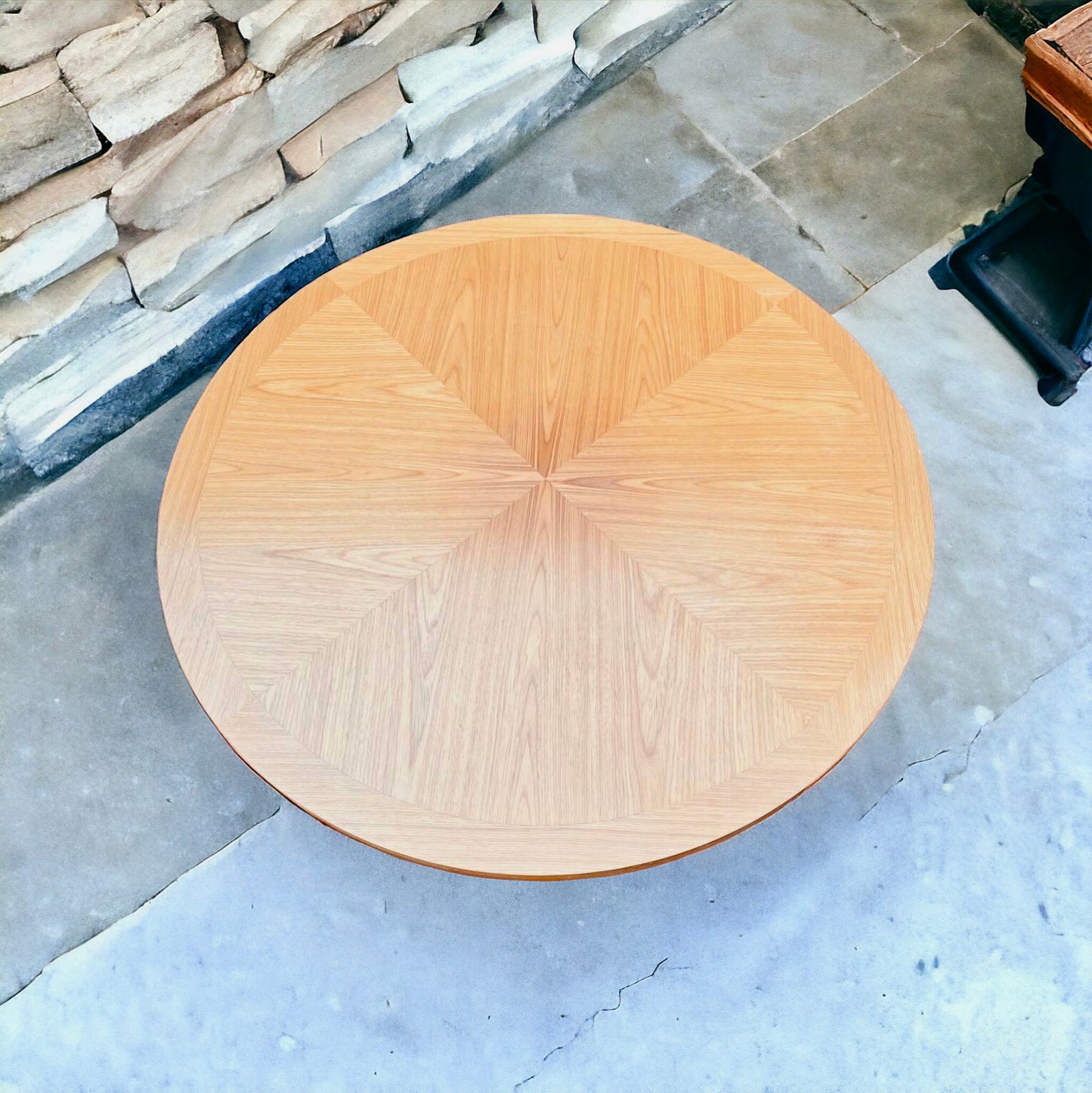 Stonehill Vintage Round Coffee Table