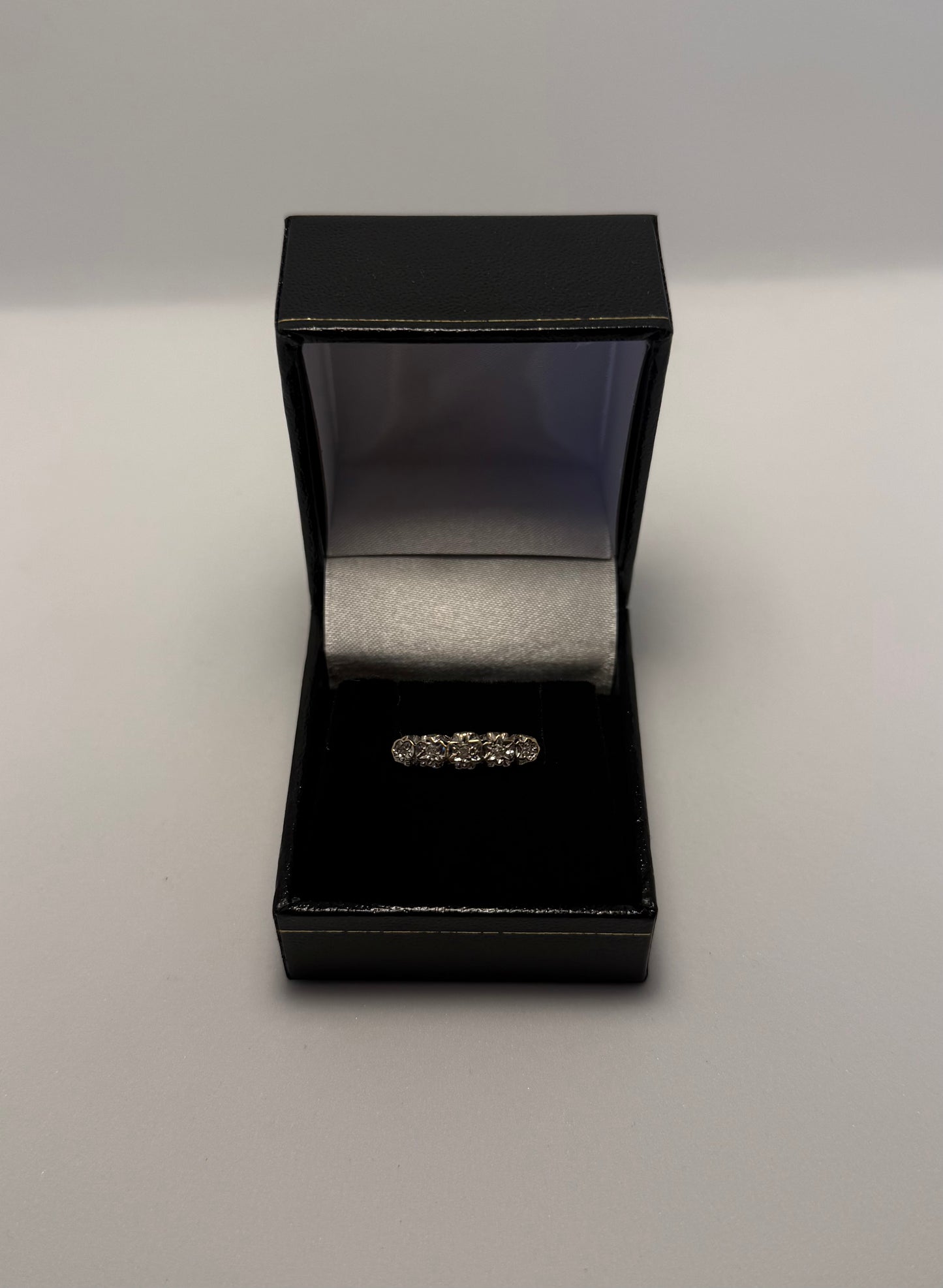 9ct Gold & Diamond Ring