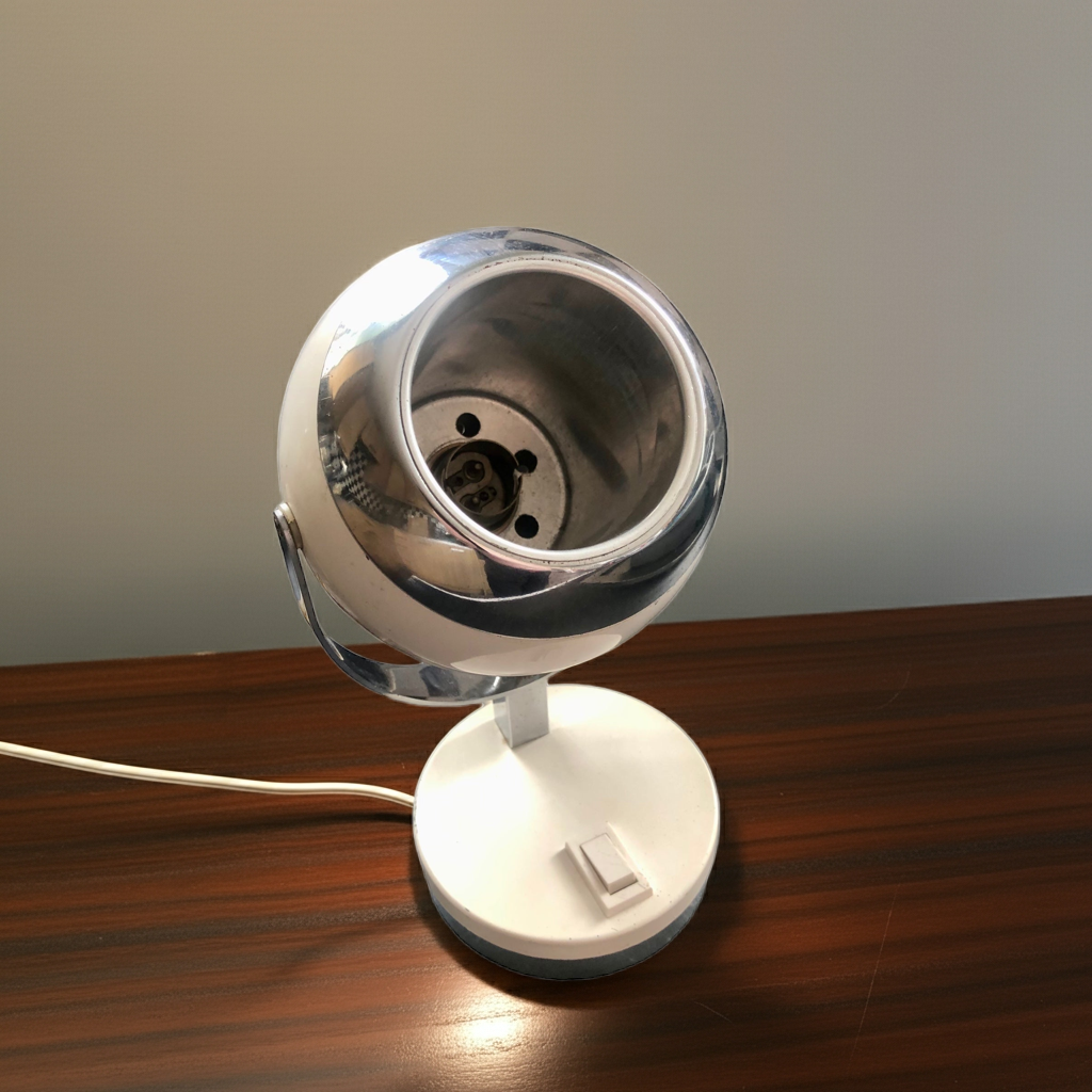 Louis Poulsen White Eyeball light