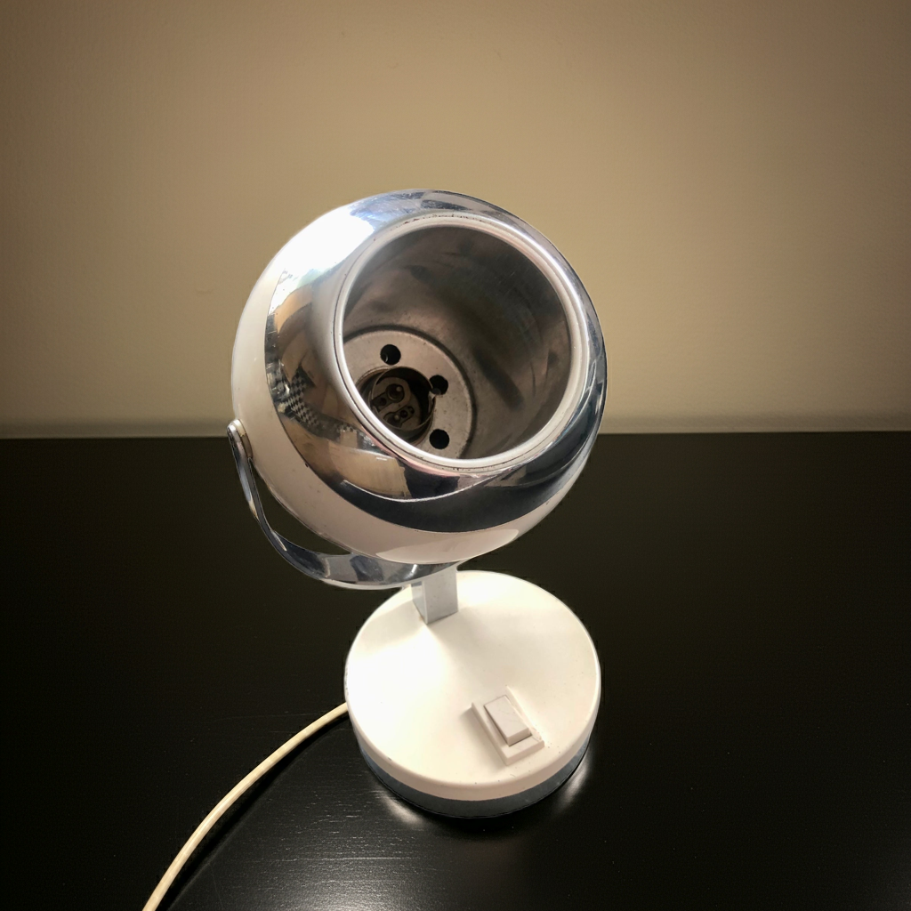 Louis Poulsen White Eyeball light
