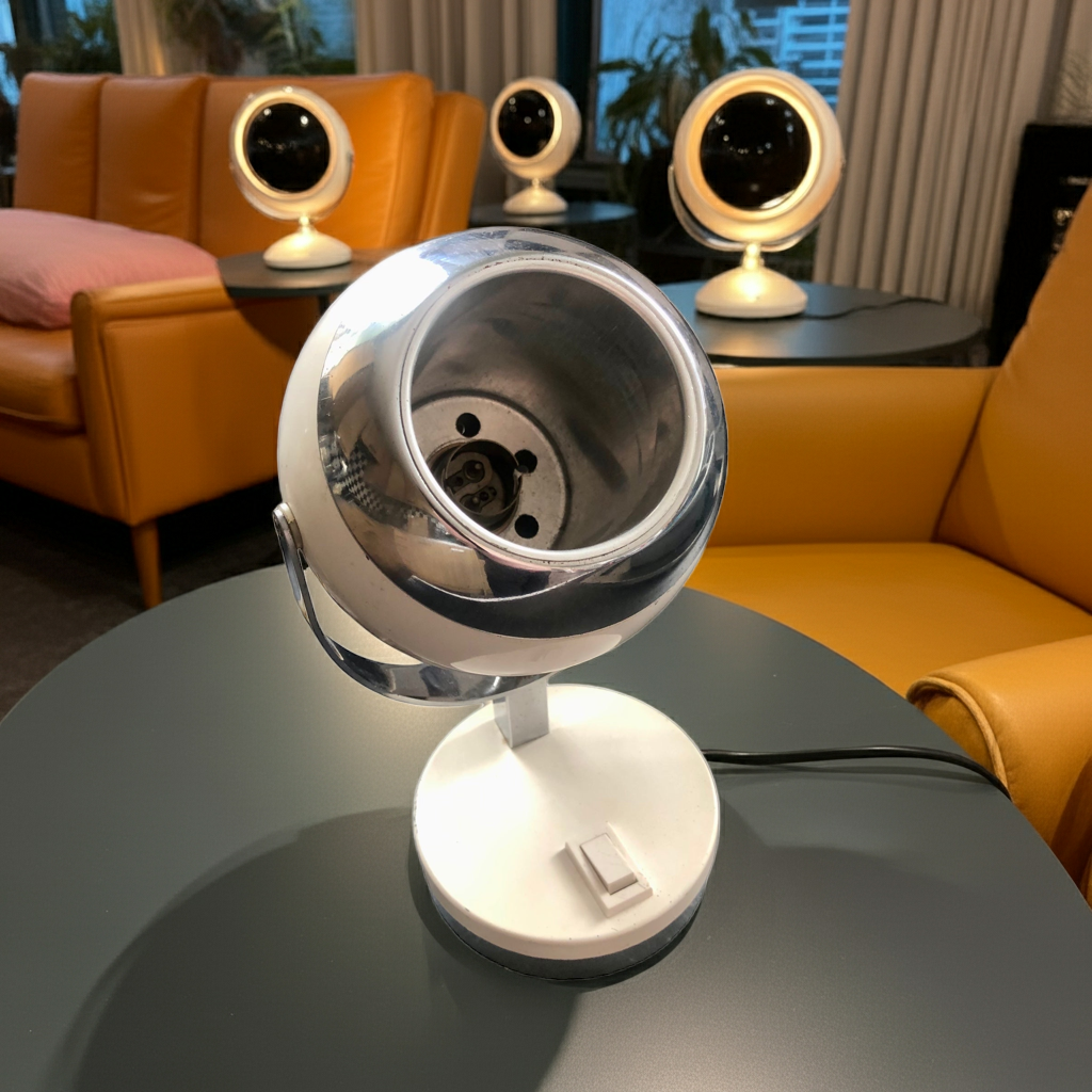 Louis Poulsen White Eyeball light