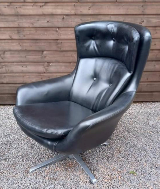 Schriber Vintage Egg style Chair