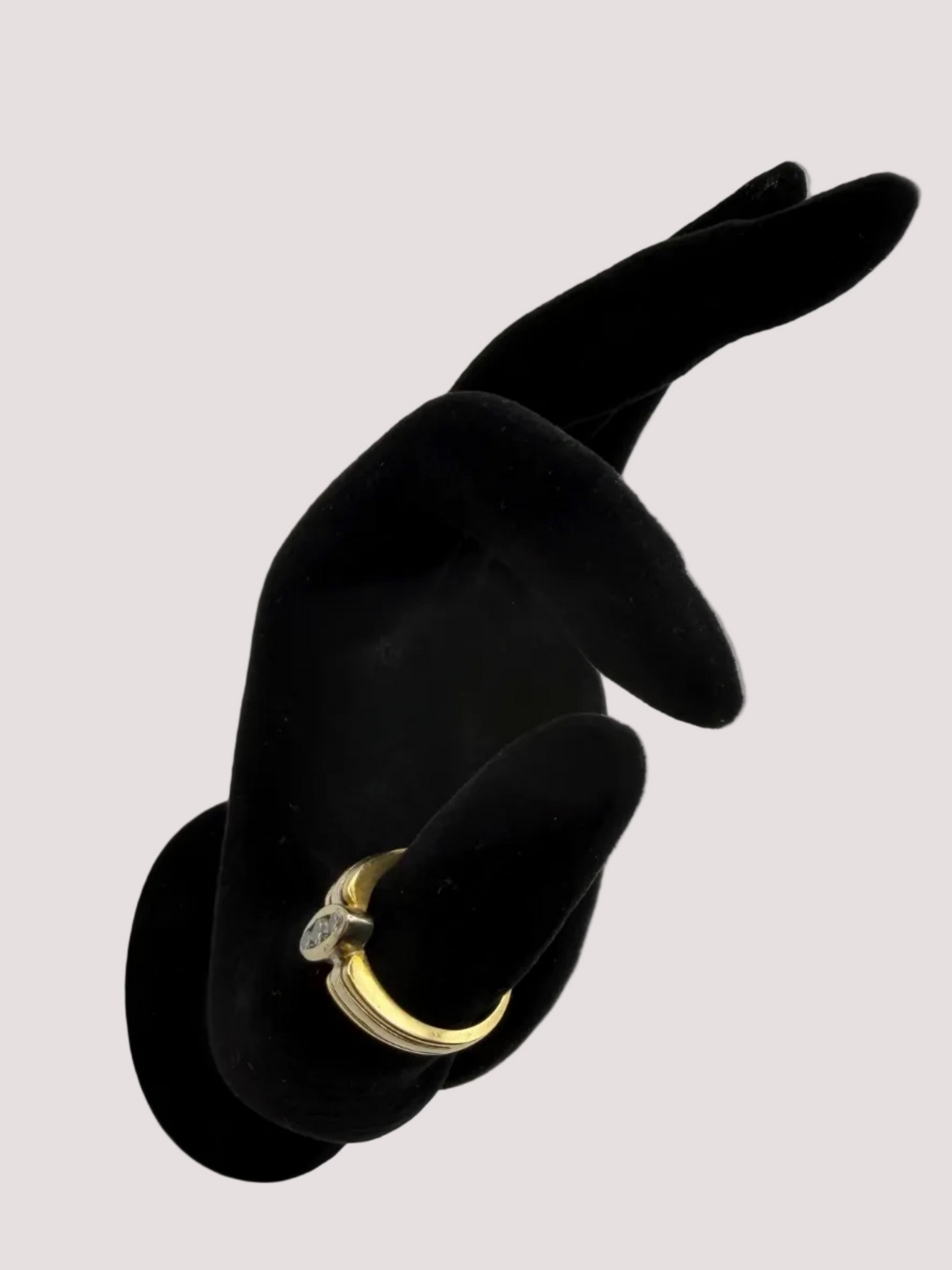 Ring - 18ct Gold Ring with Diamond cluster