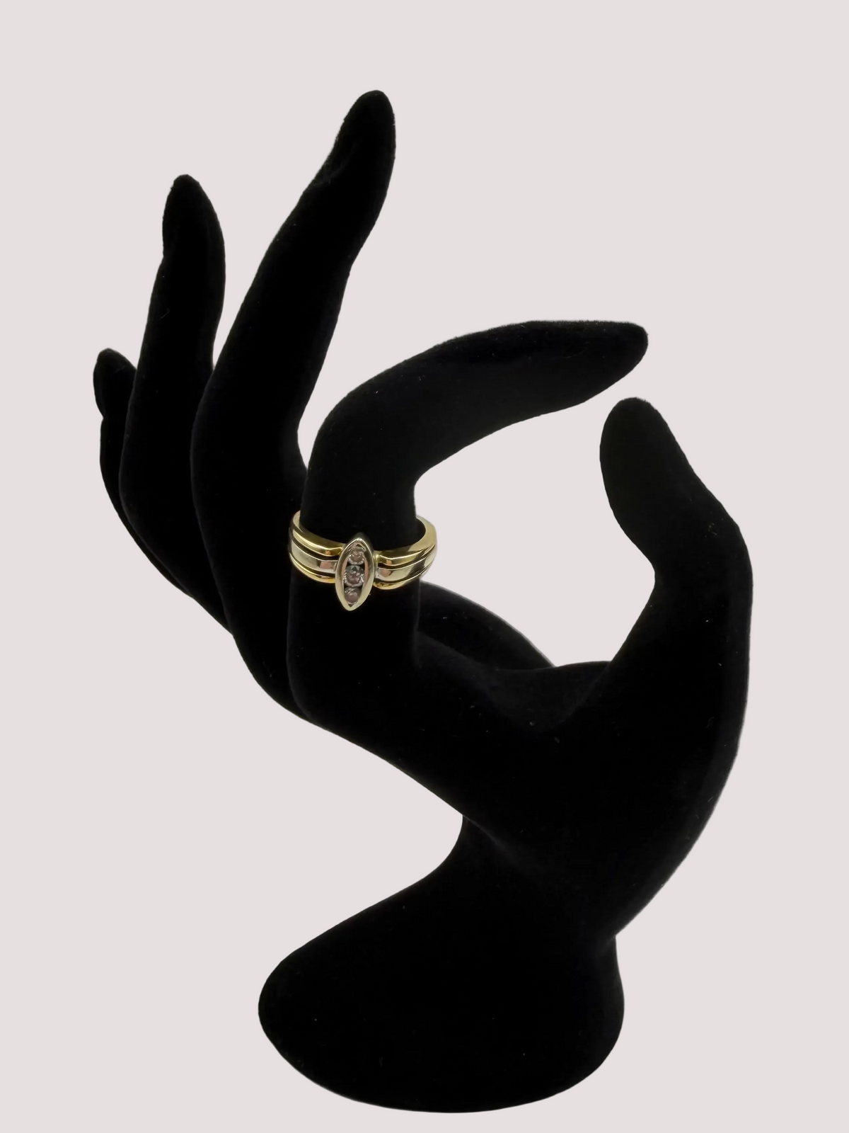 Ring - 18ct Gold Ring with Diamond cluster