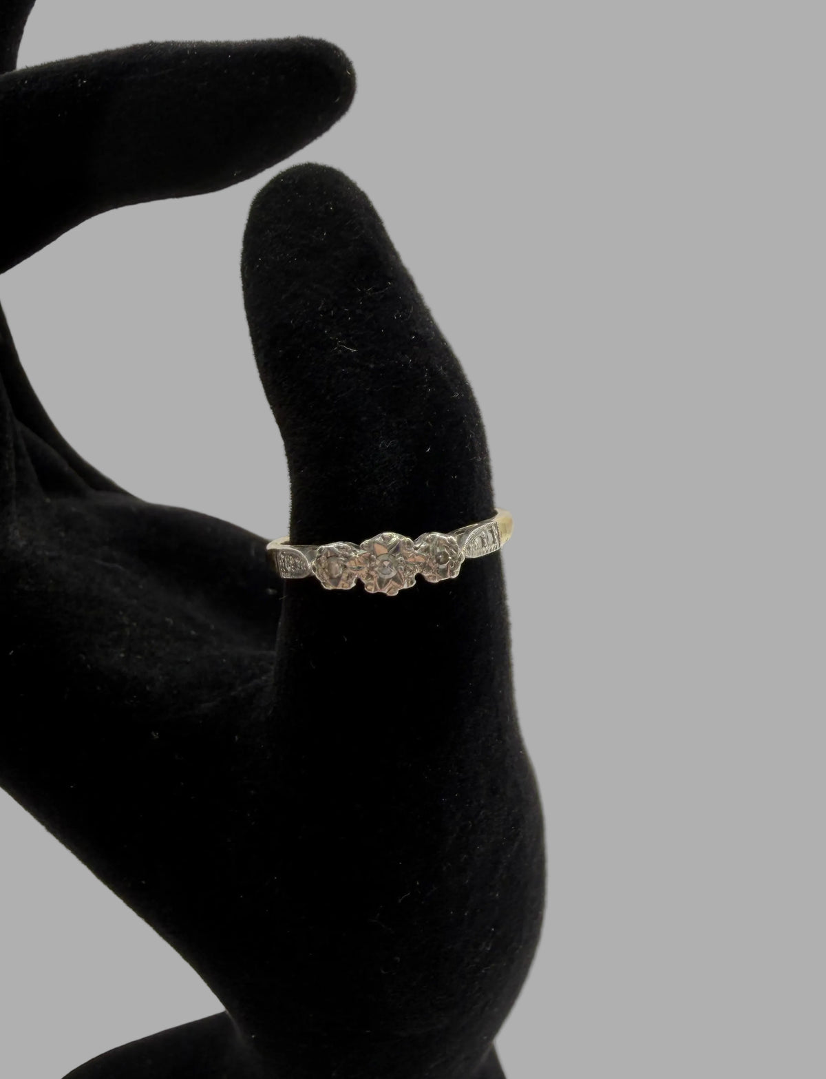 Ring - 18ct Gold and Platinum diamond ring