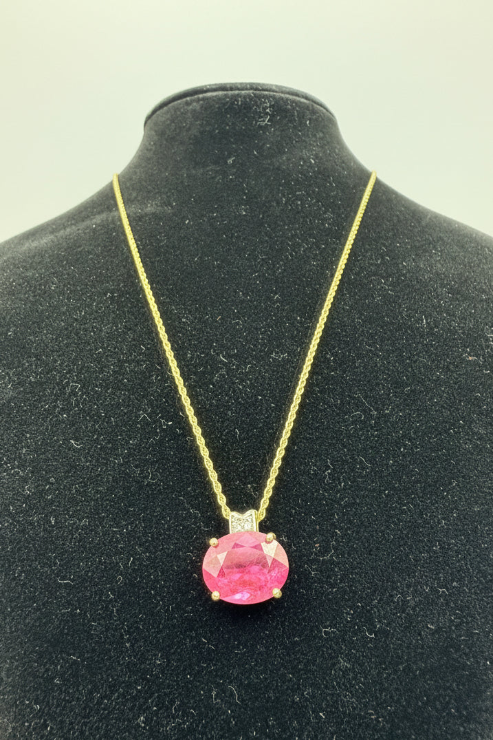 Necklace - 9ct Gold oval Ruby pendant