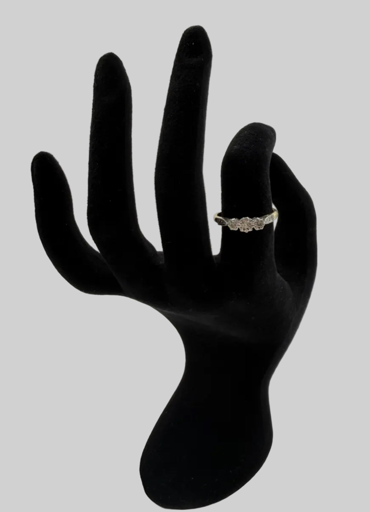 Ring - 18ct Gold and Platinum diamond ring