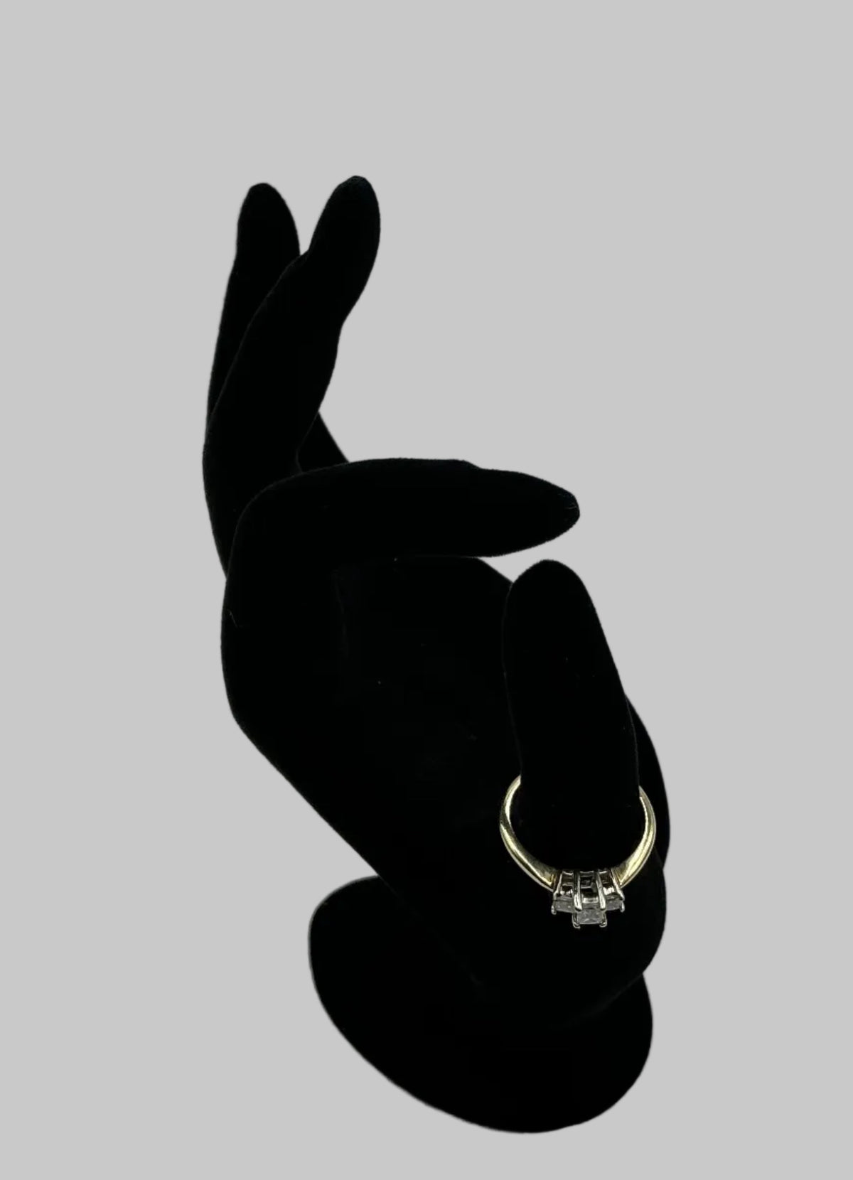 Ring - 14ct Gold and Diamond ring