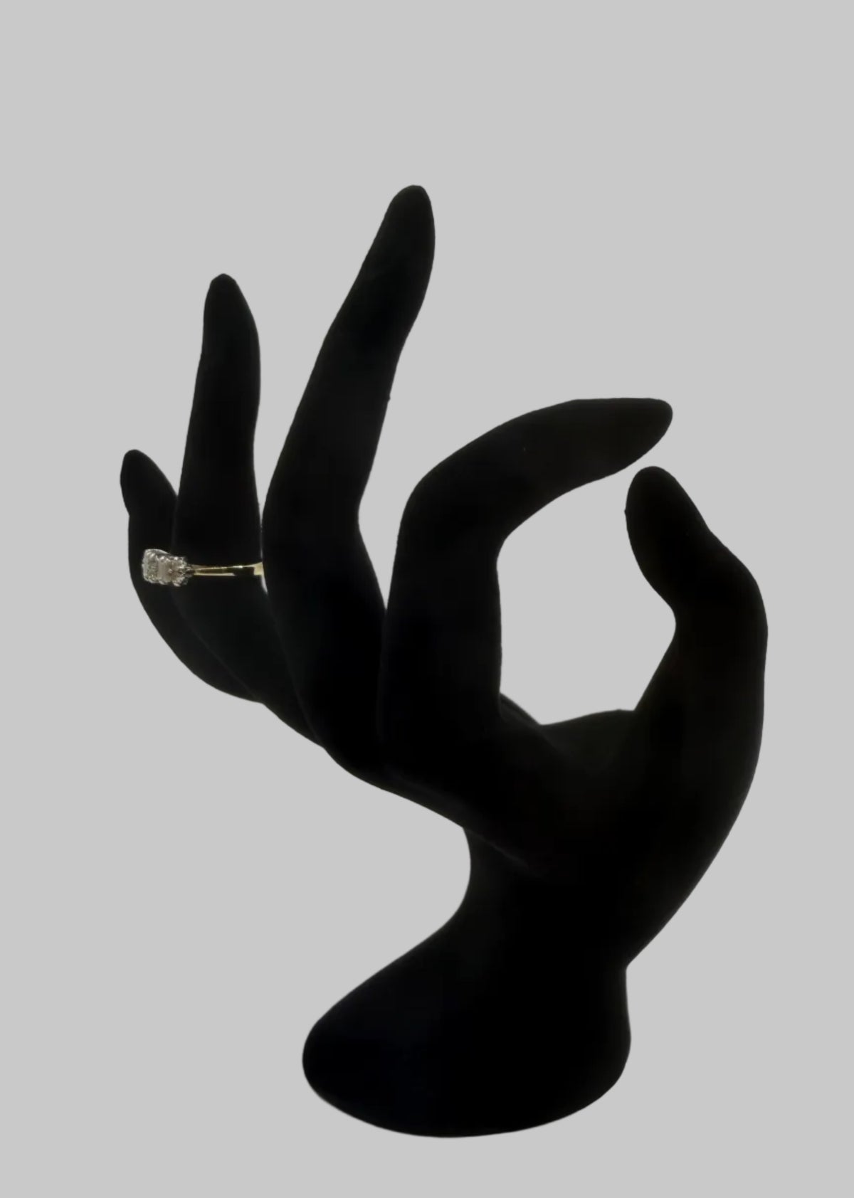 Ring - 18ct gold and diamond