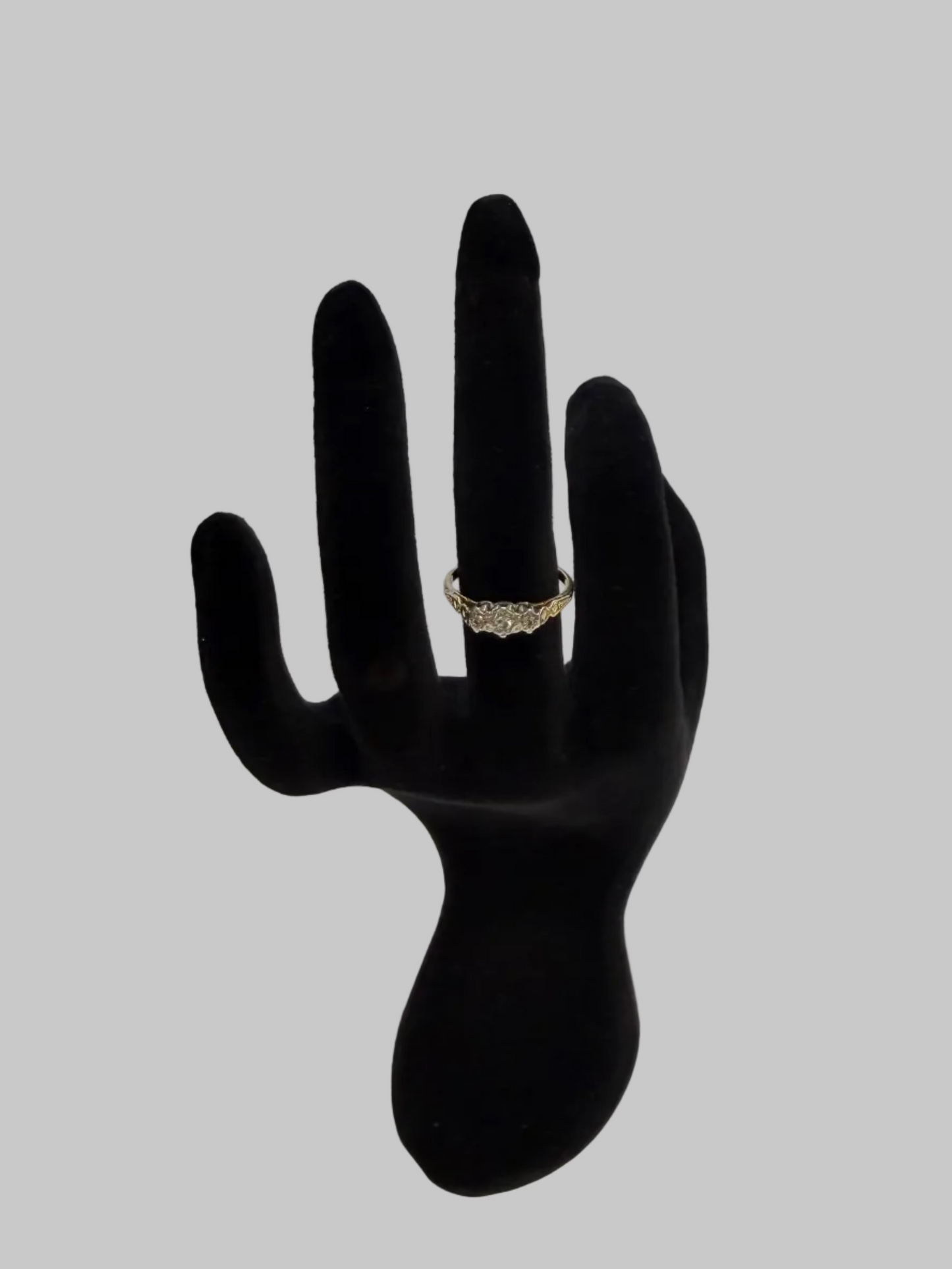 Ring- 18ct Gold Diamond ring