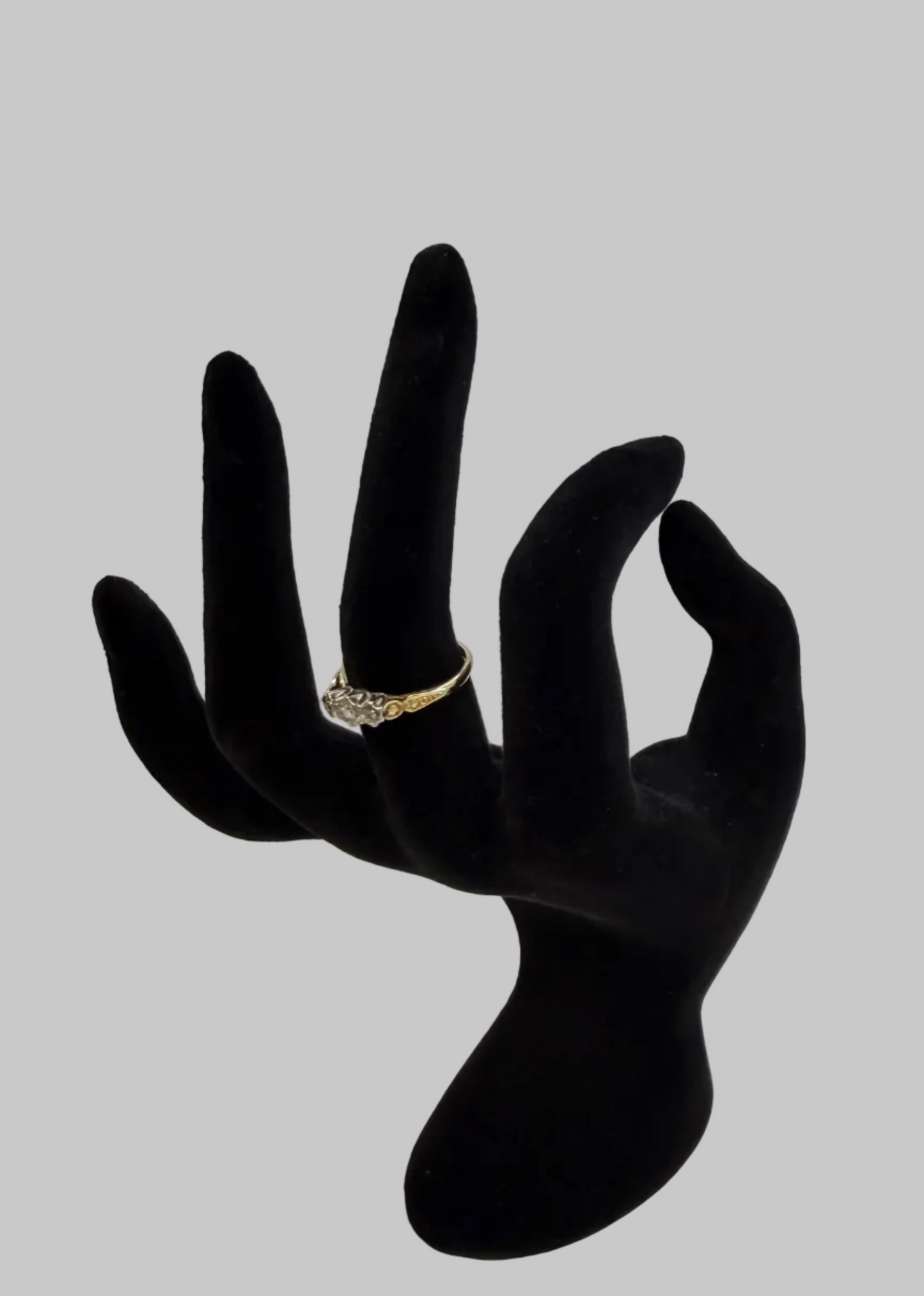 Ring- 18ct Gold Diamond ring