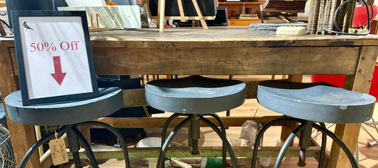 Louis Black swivel bar stool