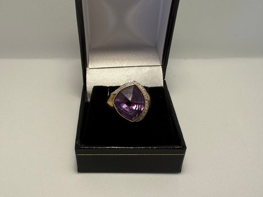 9ct Gold & Amethyst Ring