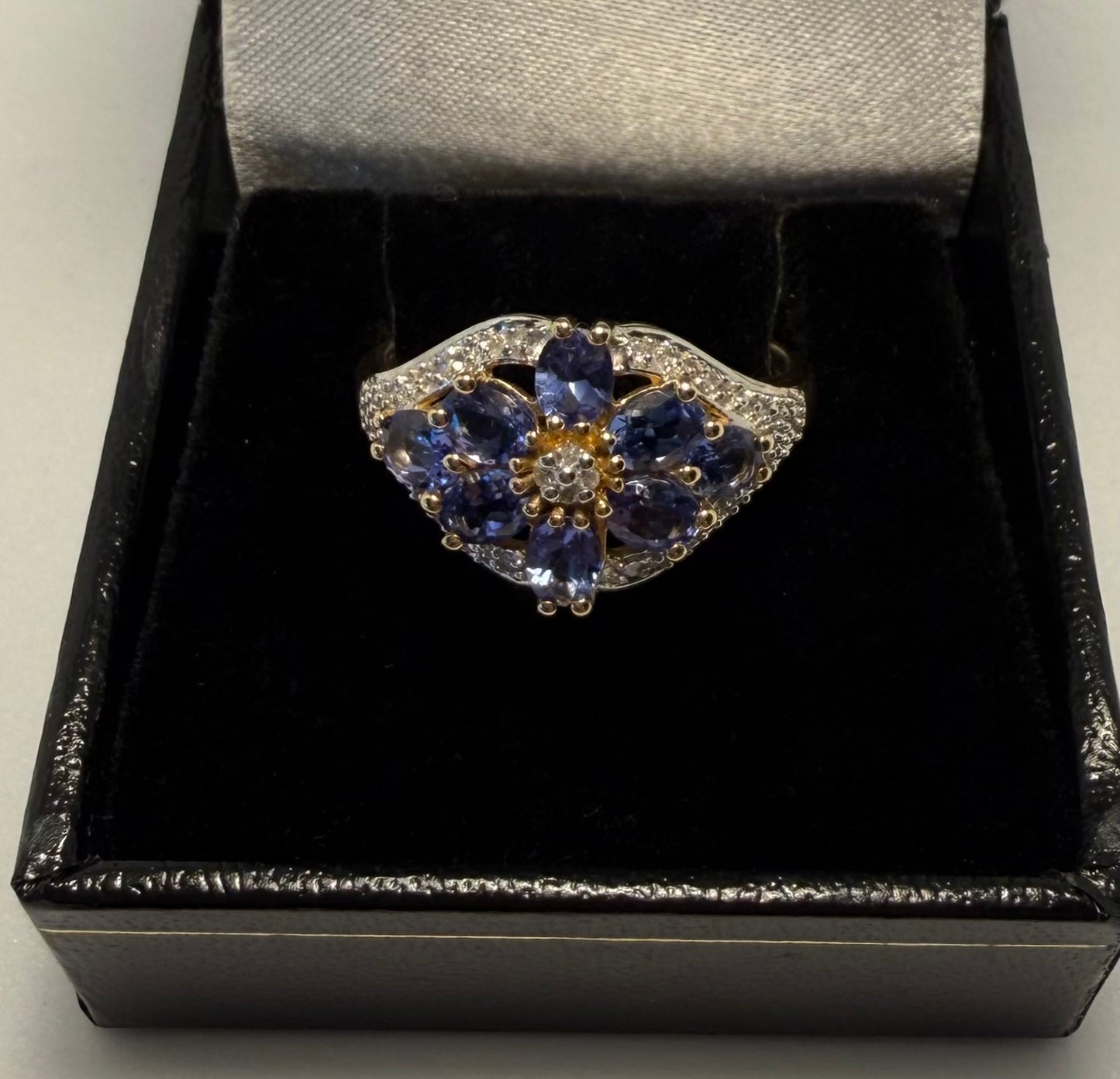 14ct Gold & Tanzanite Ring