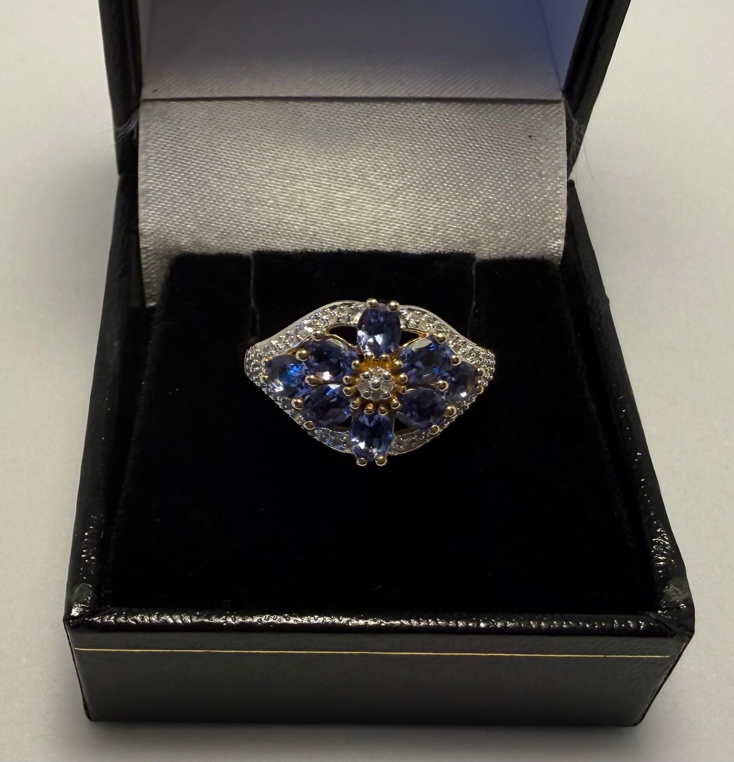 14ct Gold & Tanzanite Ring