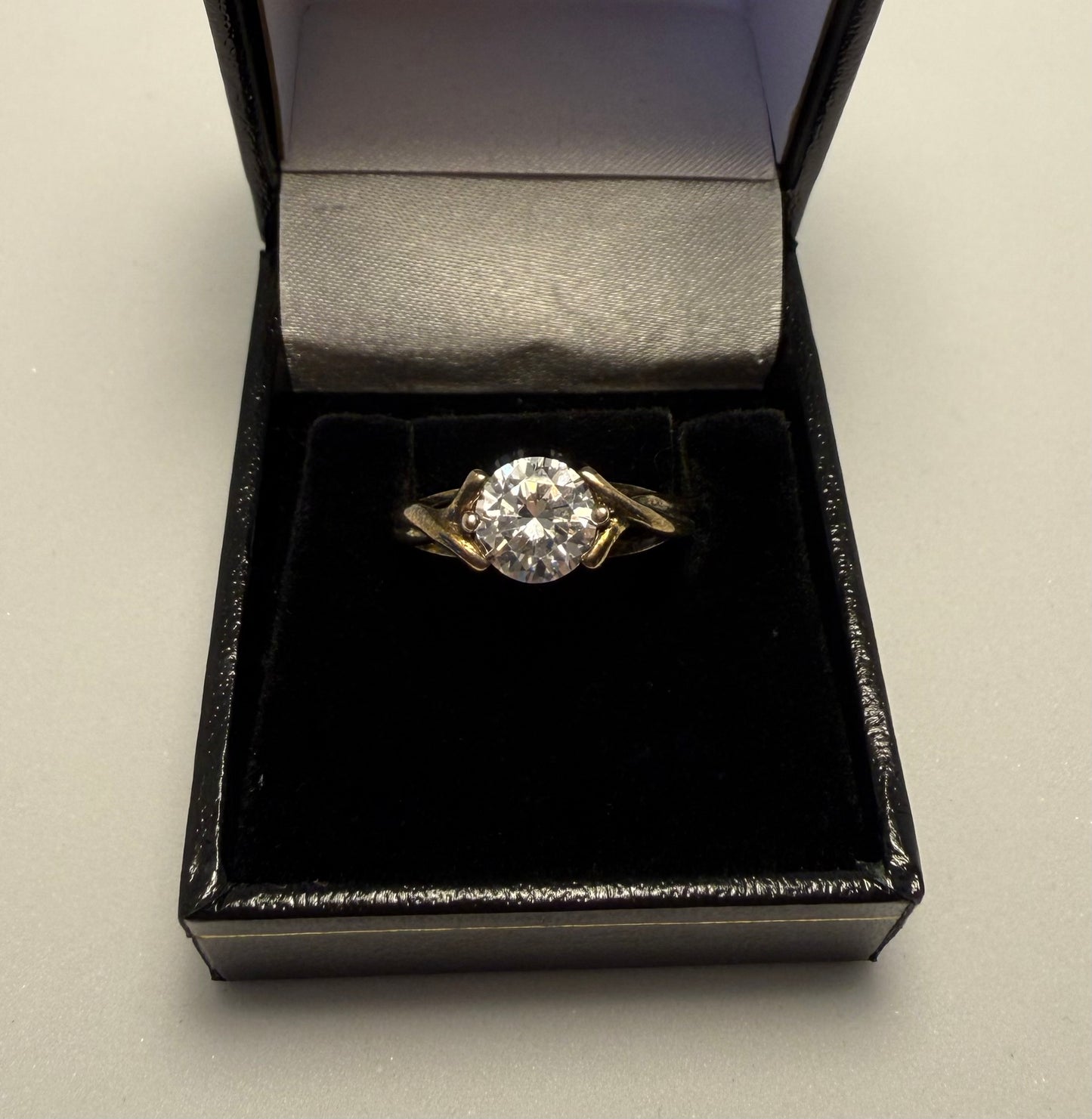 9ct Gold & Cubic Zirconia Ring