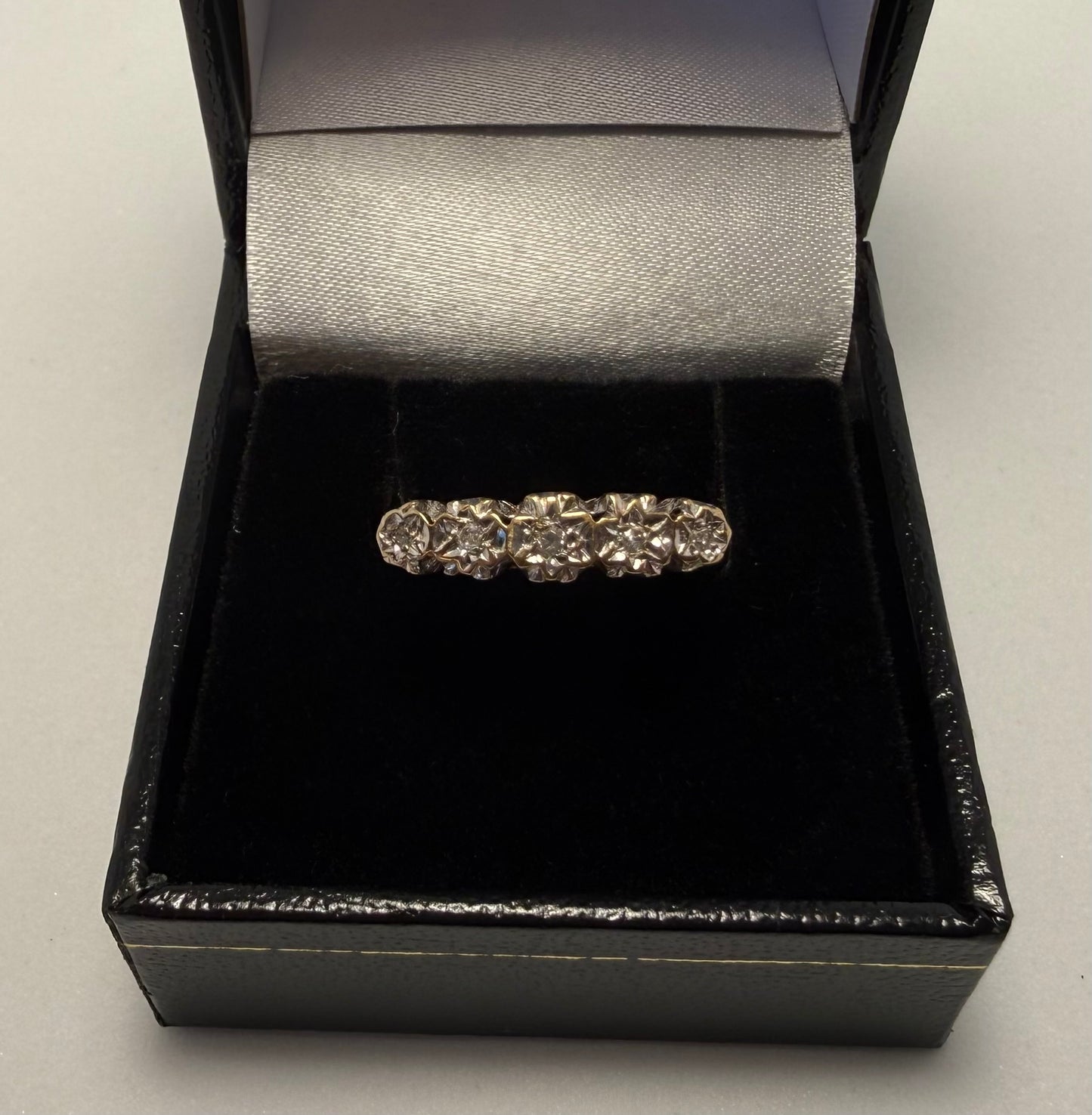 9ct Gold & Diamond Ring