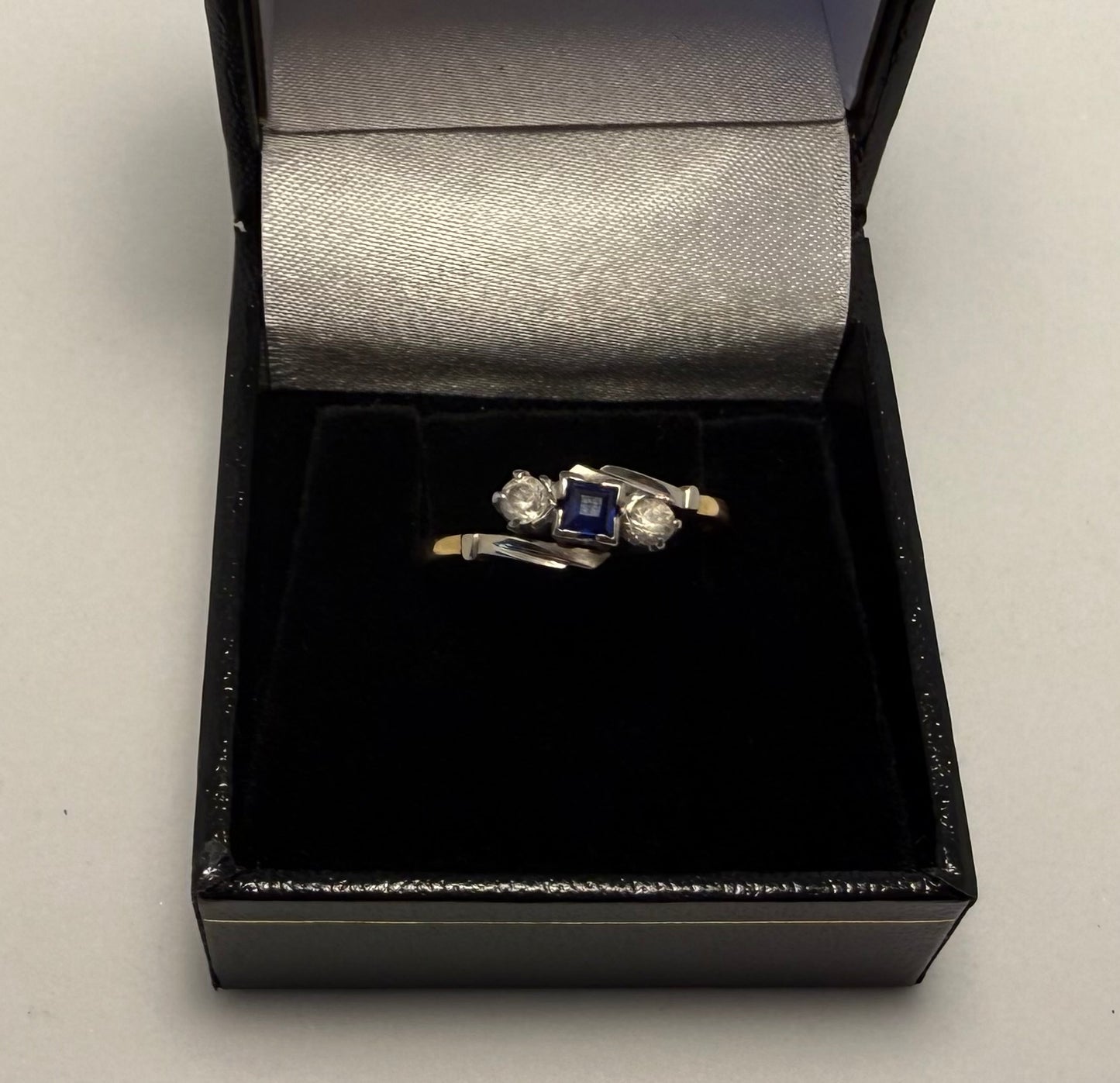 18ct Gold & Blue Sapphire Ring