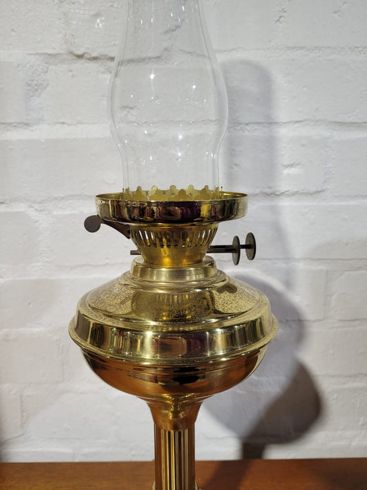 Brass retro looking oil lamp electric lamp