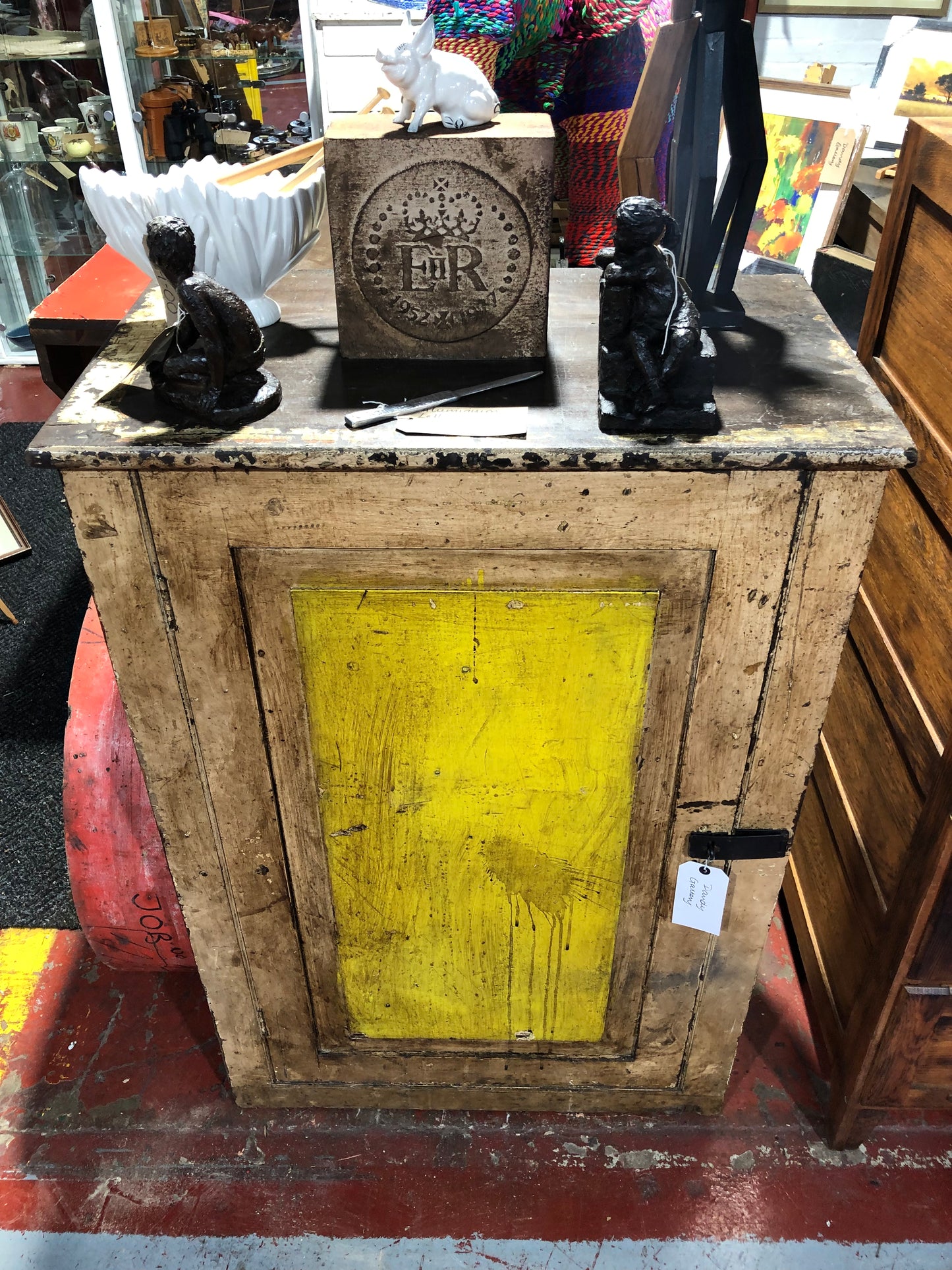 Industrial storage cabinet